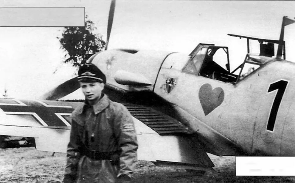 Макс Остерманн на фоне своего Bf109F48 JG54B 1Η Восточный фронт май - фото 68