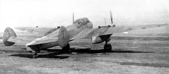 Первый самолет с двигателями М105 с серийным номером 1002 получил - фото 53