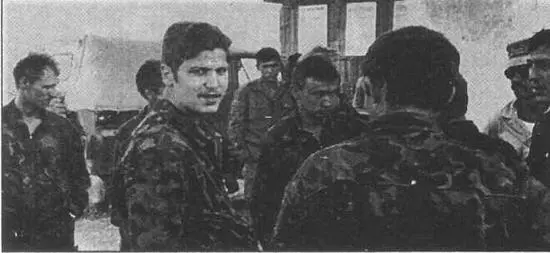 Летчики 120го ИАП после боевого вылета 12 сентября 1988 г На фото вверху в - фото 58