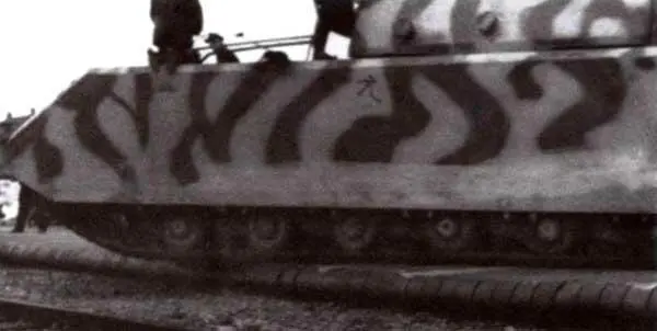 В качестве буксировщика на танке Маус II не был установлен двигатель - фото 40