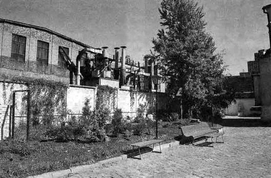 Рис 216 Стена за алтарём церкви Рождества Богородицы Дальше заводские - фото 58