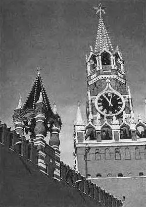 Рис 442 Царская башня Московского Кремля библейская башня Хананела рядом - фото 139