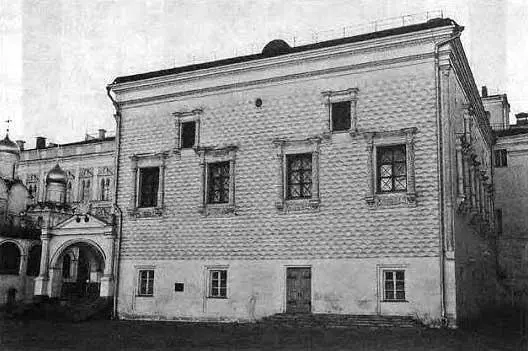 Рис 460 Грановитая палата Вид со стороны Успенского собора Фотография 2003 - фото 157