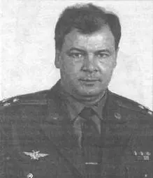 Начальник Управления авиации НГУ полковник гвардии Анатолий Николаевич Сулима - фото 83