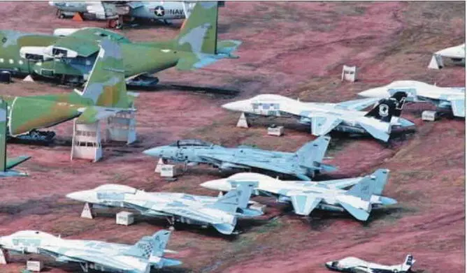 Списанные американские F14 на одной из баз хранения 20072009 гг Как пишут - фото 82