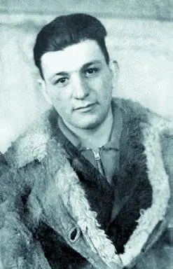 В лагере Урал 1946 ТОВАРИЩ СТАЛИН Фотографию я купил когда из лагеря - фото 68
