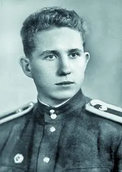 Александр Сорокин 1957 Вербовка идет таким образом Оперативник может по - фото 115