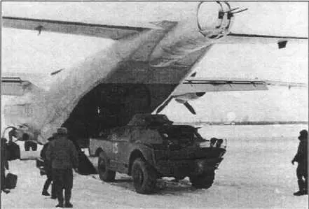Погрузка боевой техники 18011984 г один Ан12 был уничтожен на земле при - фото 41
