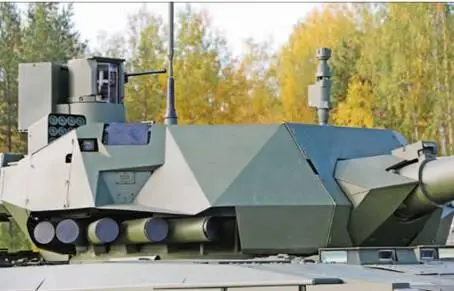 Необитаемая башня танка Т14 снаружи прикрыта металлическим экраном скрывающим - фото 31