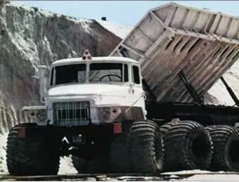 Пневмокатки большой ширины иногда вынуждают делать автомобиль с - фото 40