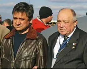 ВВ Лебедев и СВ Михеев Посадки на ходу К августу 2011 г была - фото 125