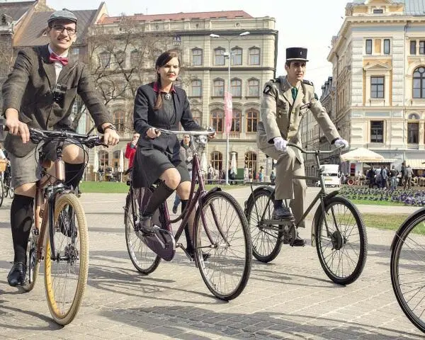 Твидовый заезд Tweed Run любителей велосипедов и переодеваний затея - фото 2