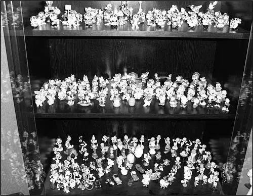 Рис 127И это еще не самая большая коллекция игрушек Понять масштаб явления - фото 136