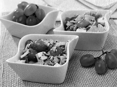 Приготовление Шампиньоны и репчатый лук мелко нарезать и обжарить на - фото 438