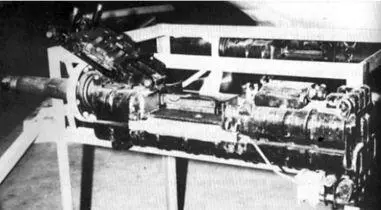 Внизу демонтированная пушка MK 108 Me 163B в начале разбега - фото 38