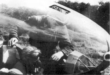 Начиная с 51й модели самолет стали оснащать вентиляционным окном для - фото 42