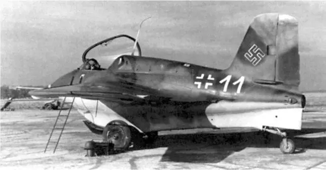 Me 163 снимок был сделан 15 ноября 1944 г Но и это было ещё не все Третьим - фото 88
