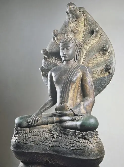 Бронзовый Будда яркий образец искусства Шривиджайи XII в Национальный музей - фото 2