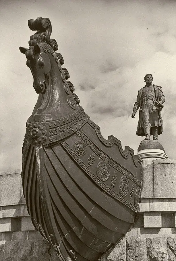 Памятник Афанасию Никитину в Твери С Орлов А Завалов К началу княжения - фото 27