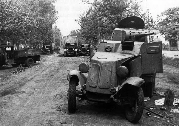 Боевая техника и вооружение предположительно принадлежавшая 11й танковой - фото 15