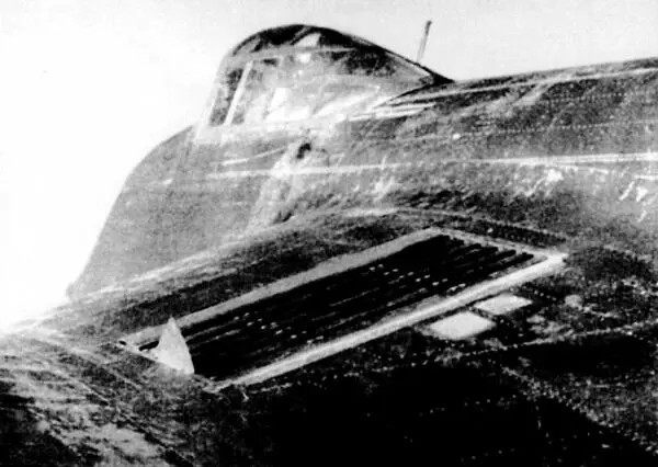 У Ер2 с моторами М105 жидкостные радиаторы и их жалюзи располагались в - фото 105