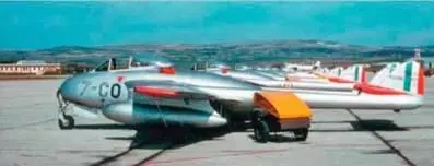 Истребители SNCASE Мистраль DH100 Вампир FB52 эскадрильи GCII6 - фото 90