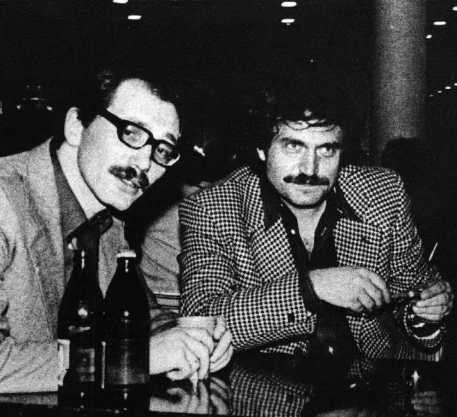 Молодой тогда прозаик Александр Кабаков и мэтр Василий Аксенов Джазовый - фото 74