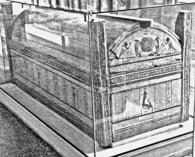 Рис 46 Еще один древнеегипетский деревянный гроб с христианским крестом - фото 46