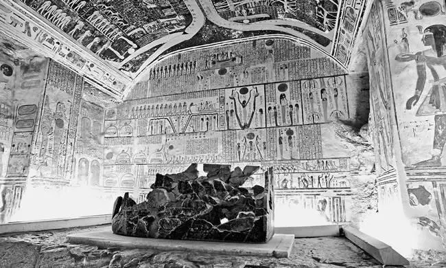 Рис 108 Погребальная камера гробницы фараона Рамзеса VI в Долине царей - фото 109