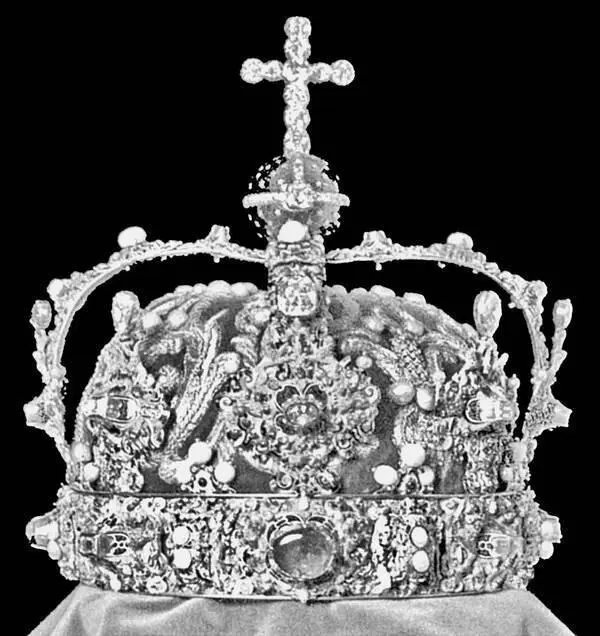 Рис 280 Шведская королевская корона XVI век Изображение взято из Википедии - фото 281