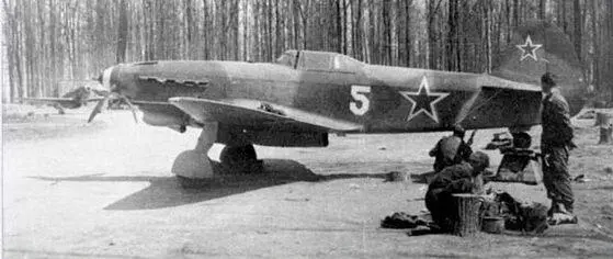 Один из Як9Т полка Нормандия Весна 1944 г Братья Рене и Морис Шалль на - фото 109