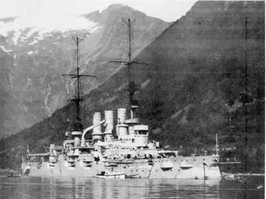 Броненосцы Прейсен вверху и Дойчланд Броненосец Дойчланд 1910е гг - фото 149