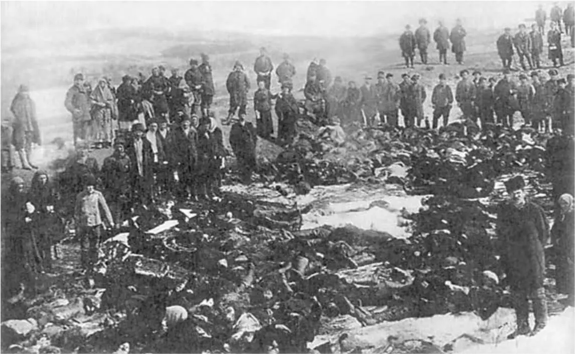 На месте Ленского расстрела 4 апреля 1912 г Осенью 1912 г начала работу IV - фото 67