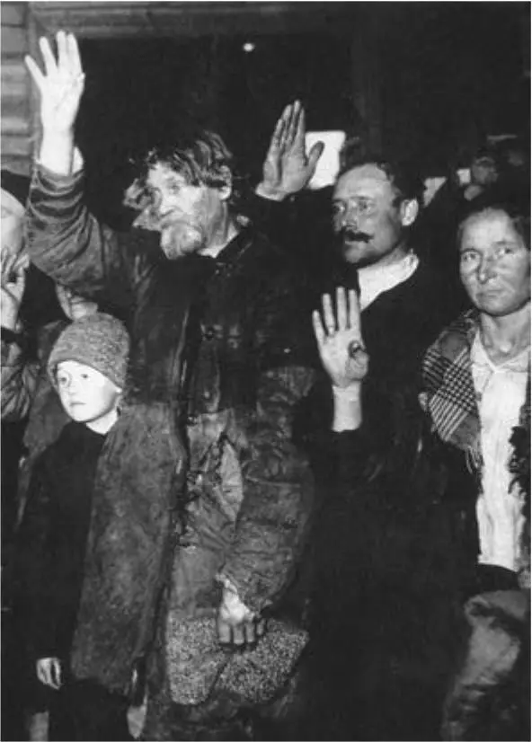 Единогласно Голосование о вступлении в колхоз 1927 г Шёл этот процесс - фото 137