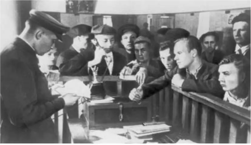 Запись в народное ополчение Лето 1941 г Для организации отпора гитлеровскому - фото 157