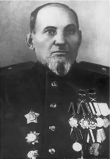 Ковпак Сидор Артемьевич 1887 1967 командир партизанского соединения - фото 173