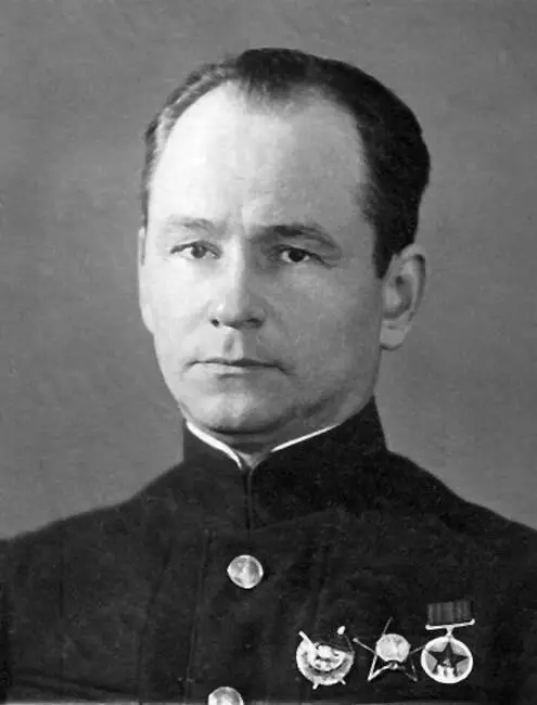 Начальник штаба ЧФ в 194144 гг ИД Елисеев Такая частая смена приоритетов - фото 5