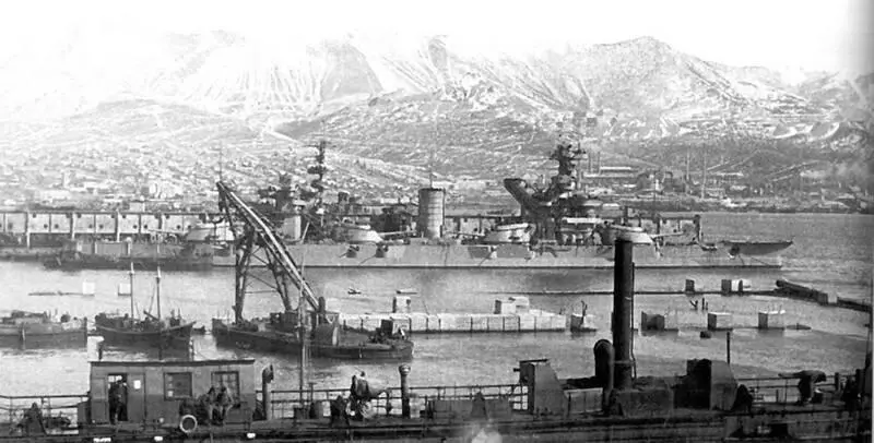Линкор Парижская коммуна в Новороссийске 1942 г Учитывая нехватку - фото 26