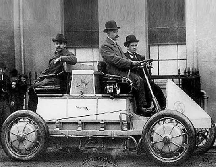 Один из первых автомобилей Фердинанда Порше Фото 1900 года Павильон - фото 55