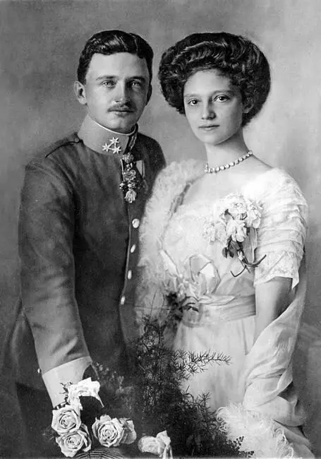 Будущий император Карл и его супруга Зита Фото 1911 года Главной задачей - фото 151