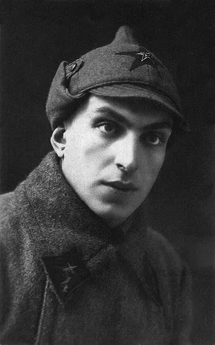 Старший брат Леонид Лёлька 1926 г Ася в доме своего двоюродного брата - фото 3