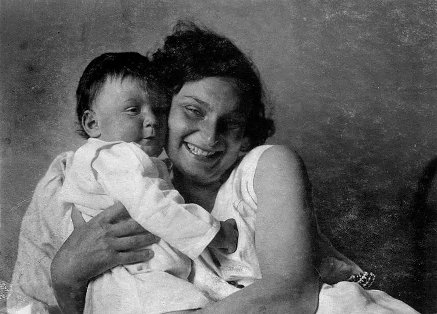 2 сентября 1932 года родился Юра Артур увидел его только через два года Отец - фото 21