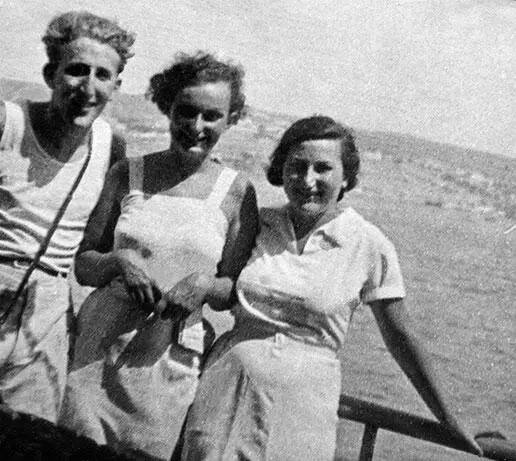 Миша Ася и Адочка в Севастополе 1936 г Я так одуреваю от всех щедростей - фото 28