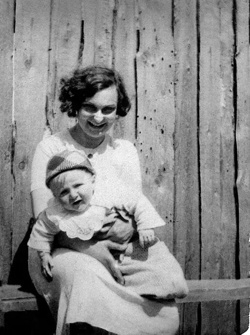 Ася с Володей 1938 г Юра с подругой детства Олей Форнальской 1936 г Юре - фото 38