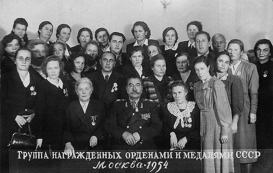 Награждение в Кремле В центре для антуража красный конник Семен Буденный - фото 73
