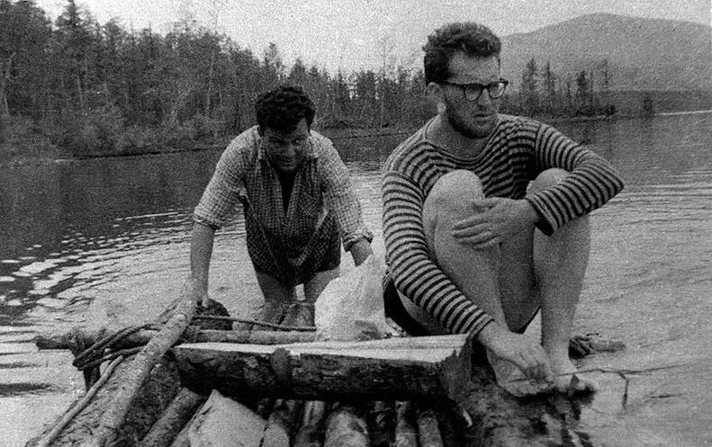 Володя сидит Юра везет Байкал 1964 г Иринка с родителями 1960 г Отец и - фото 81