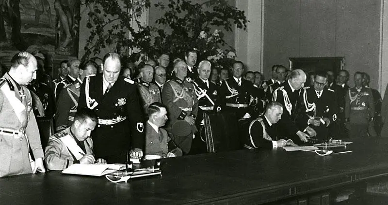 Заключение Стального пакта между Италией и Германией 22 мая 1939 года Сидят - фото 23