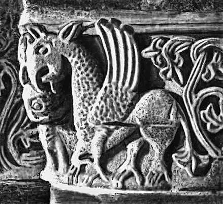 ГрифонФрагмент капители XII в Церковь СанМикеле Павия Церковь - фото 165