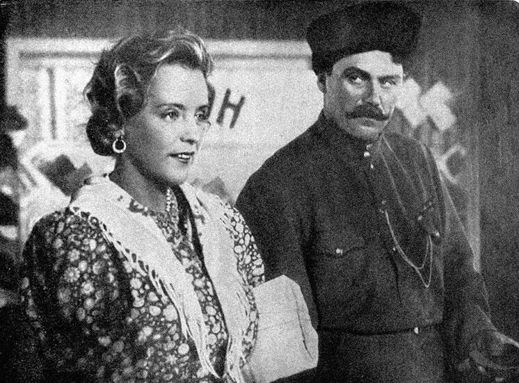 Кадр из фильма Кубанские казаки Пересветова М Ладынина Ворон С - фото 138