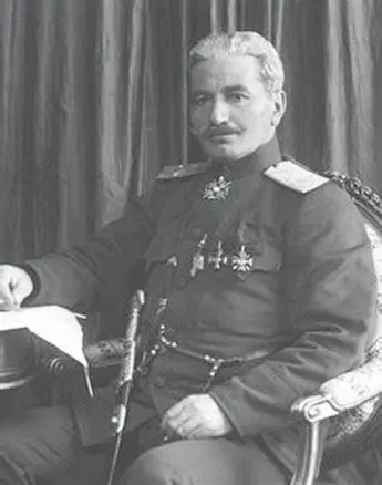 В нашей галерее лидерской славы см сверху вниз портреты таких удивительных - фото 297